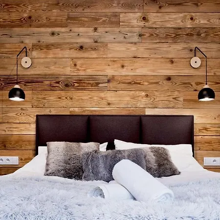 Aba Pilsudskiego 41 *