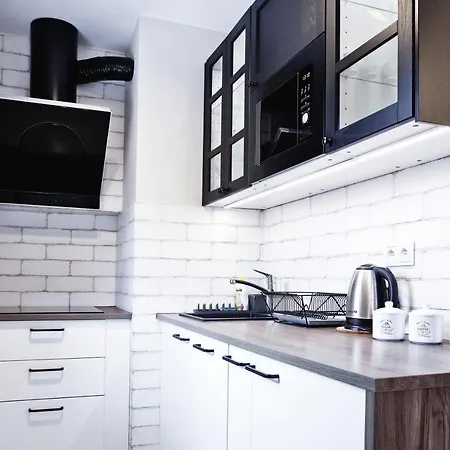 Aba Pilsudskiego 41 *