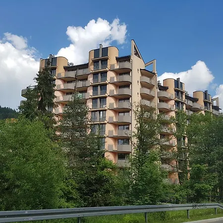 Aba Pilsudskiego 41 *